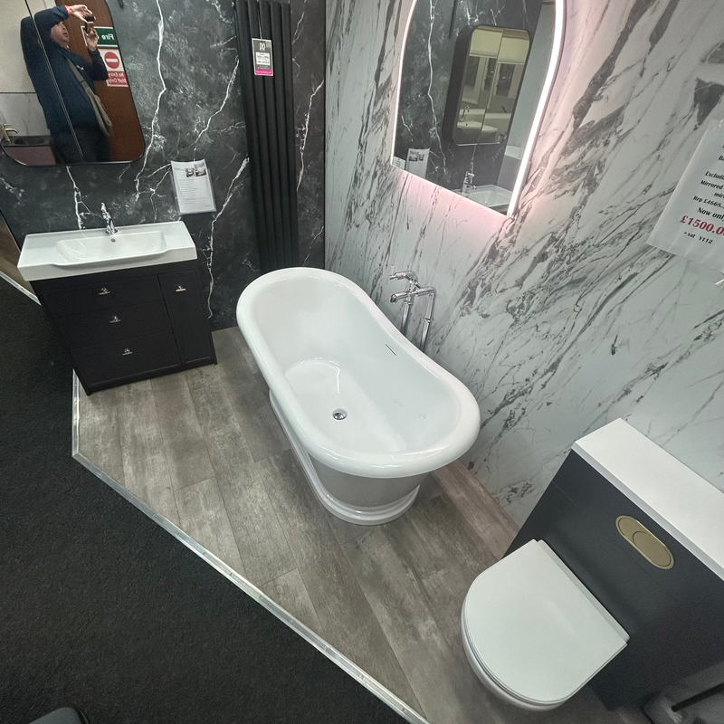 EX DISPLAY – Roper Rhodes Harrow & Concierge Complete Bathroom Suite