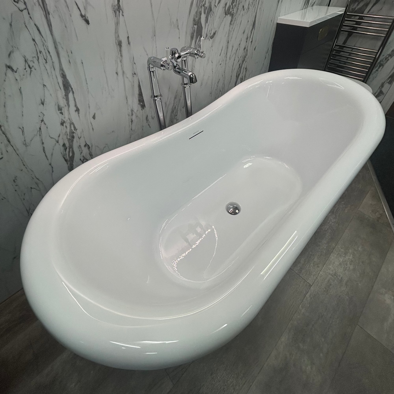 EX DISPLAY – Roper Rhodes Harrow & Concierge Complete Bathroom Suite